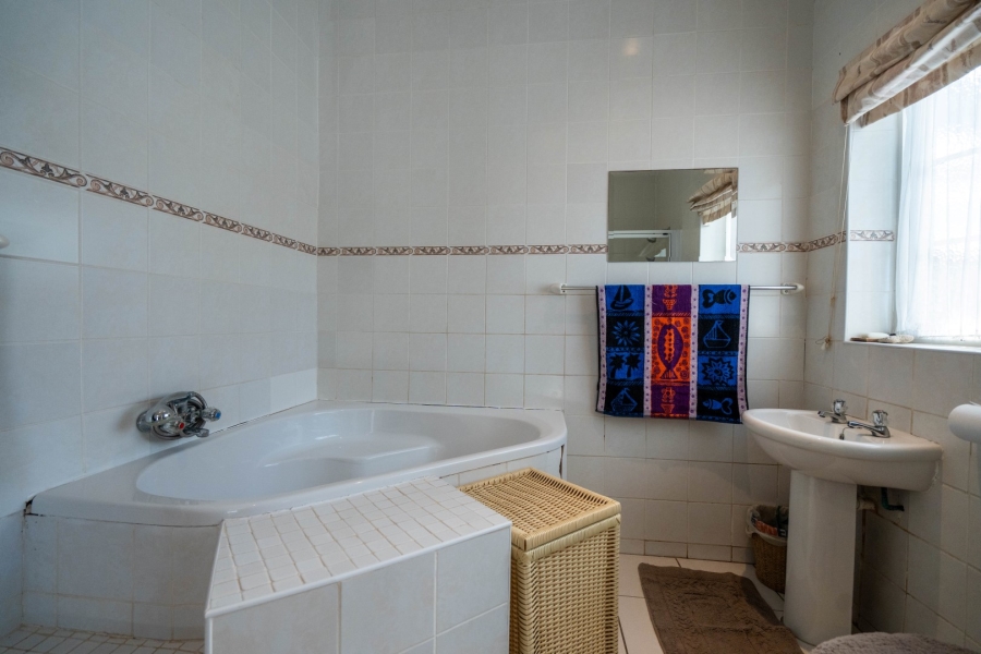 5 Bedroom Property for Sale in West Bank Eastern Cape